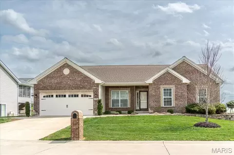 2906 Shirley Close Rd, Washington, MO 63090