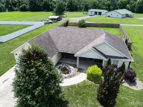 11213 Maggie Dr, Marion, IL 62959