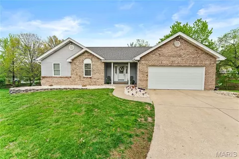 2675 Kettering Ct, Saint Charles, MO 63303