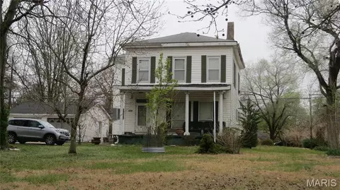 500 S 9th St, Wood River, IL 62095