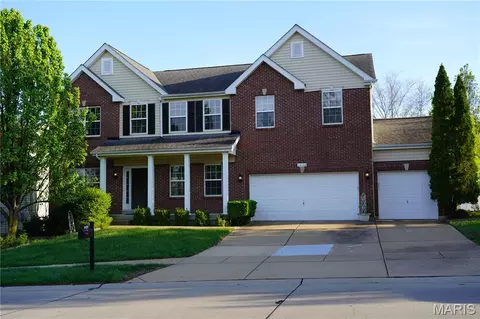 1420 Fenway Dr, Fenton, MO 63026