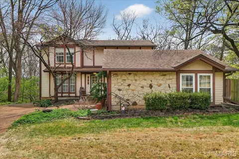 1692 Carman Rd, Manchester, MO 63021