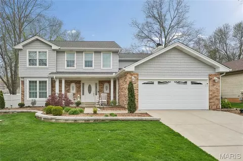 1432 Westbrooke Terrace Dr, Ballwin, MO 63021