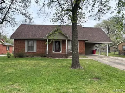 908 Davis Blvd, Sikeston, MO 63801