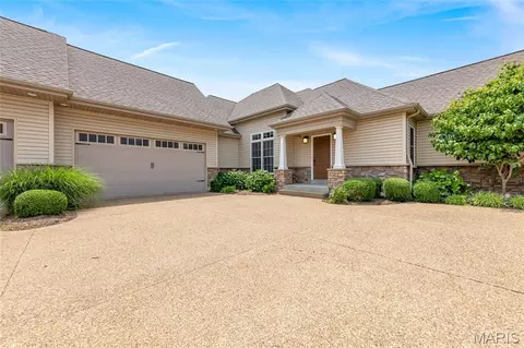 1266 Harmony Lake Dr, Saint Peters, MO 63376