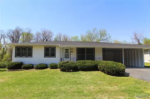 29 Venus Dr, Belleville, IL 62226