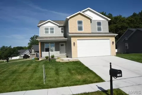 3160 Birmingham Dr, Glen Carbon, IL 62034
