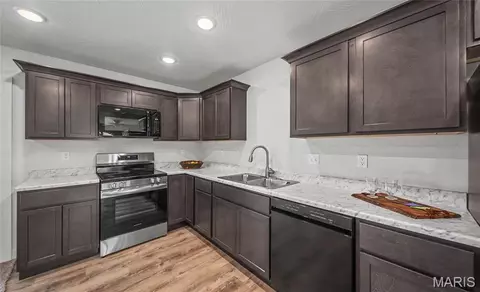 343 Winter Dr, Saint James, MO 65559
