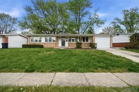 3145 Parker Rd, Florissant, MO 63033