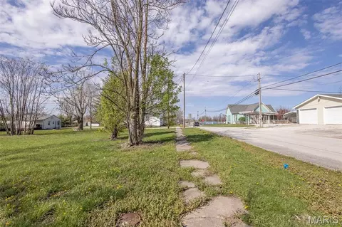 309 E Jefferson St, Perry, MO 63462 photo 3