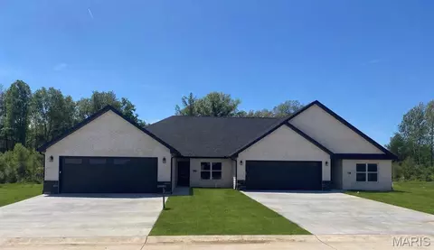 123 125 Beechwood Ln, Cape Girardeau, MO 63701