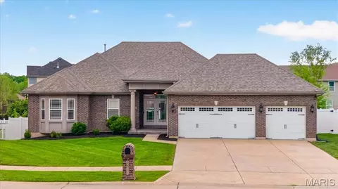 1020 Morgan Meadow Dr, Wentzville, MO 63385