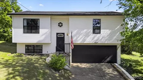 1819 Chippendale Ln, Imperial, MO 63052
