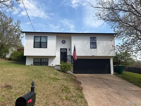 1819 Chippendale Ln, Imperial, MO 63052