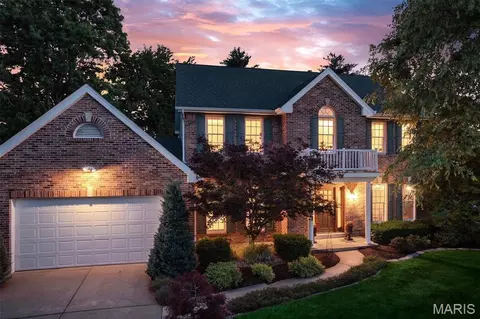 12543 Sunset Dr, Saint Louis, MO 63128