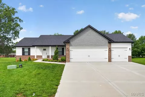 312 Jennifer, Germantown, IL 62245