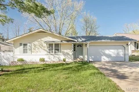 449 Madrina Ct, Ballwin, MO 63021