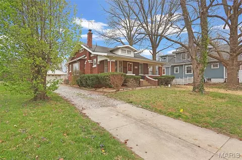 812 Hillsboro Ave, Edwardsville, IL 62025