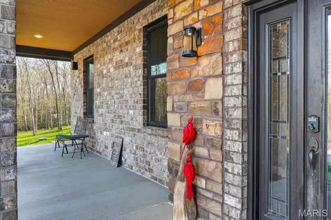 Exterior - 161 Bethel Rd, Hawk Point, MO 63349 photo 8 of 20