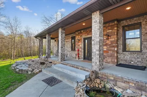 Exterior - 161 Bethel Rd, Hawk Point, MO 63349 photo 7 of 20