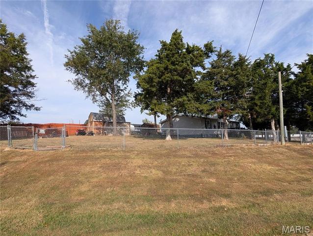 4050 Crest Dr, House Springs, MO 63051