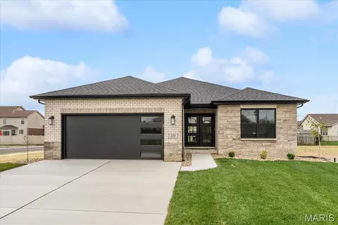 4201 Timber Brook Ct, Swansea, IL 62226