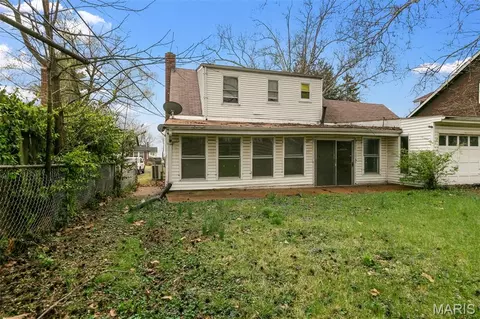 Exterior - 7245 Saint Andrews Pl, Normandy, MO 63121 photo 6 of 8