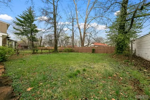 Exterior - 7245 Saint Andrews Pl, Normandy, MO 63121 photo 5 of 8