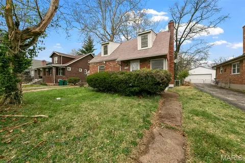 Exterior - 7245 Saint Andrews Pl, Normandy, MO 63121 photo 2 of 8