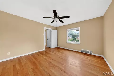 Bedroom - 7245 Saint Andrews Pl, Normandy, MO 63121 photo 2 of 7