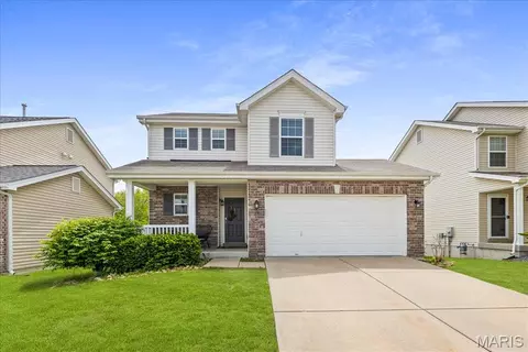 618 Fair Bluff Dr, Wentzville, MO 63385
