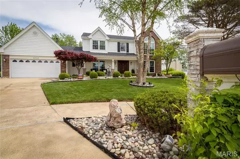 2012 Autumn Wood Dr, Saint Charles, MO 63303