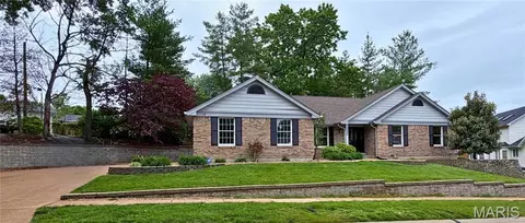 4568 Braungate Dr, Saint Louis, MO 63128