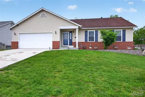 5 Covered Wagon Trail Ct, Saint Peters, MO 63376