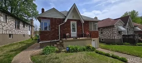 3206 Capehart Dr, Velda Village Hills, MO 63121