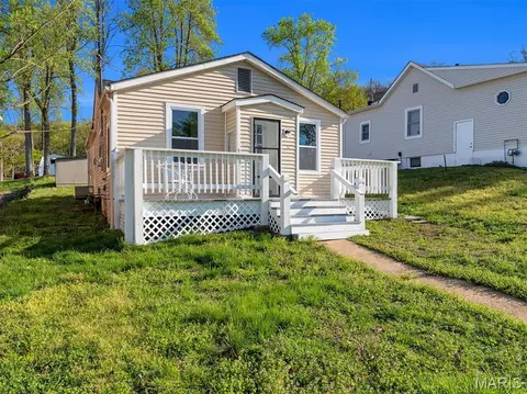 317 E Sand St, Pacific, MO 63069 photo 3