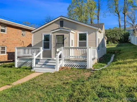 317 E Sand St, Pacific, MO 63069 photo 2