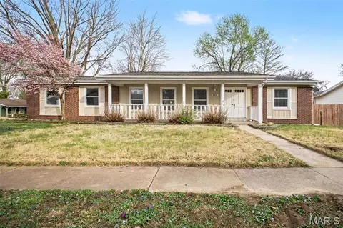 668 Talon Dr, Florissant, MO 63031