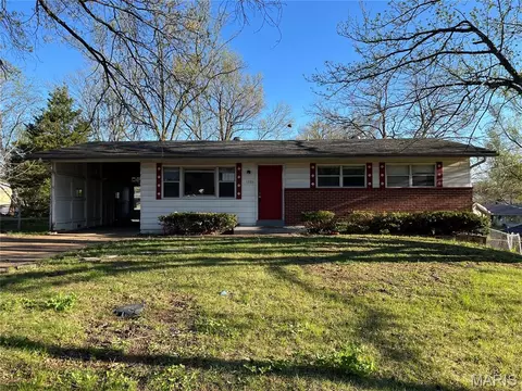 1765 Cargill Dr, Saint Louis, MO 63136
