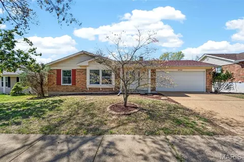 5749 Lost Brook Ct, Saint Louis, MO 63129