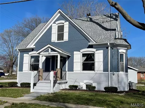 301 S Main St, Summerfield, IL 62289