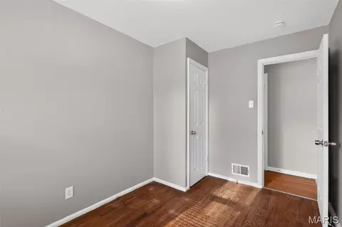 Bedroom - 6845 Frostview Ln, Berkeley, MO 63134 photo 6 of 8