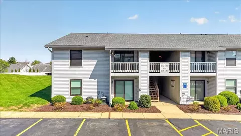 1637 Summergate Pkwy, Saint Charles, MO 63303