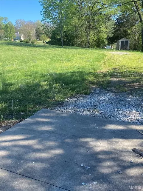 4150 S Shore Dr, Catawissa, MO 63015