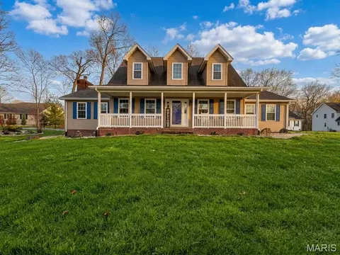 6411 Northbrook Dr, Waterloo, IL 62298