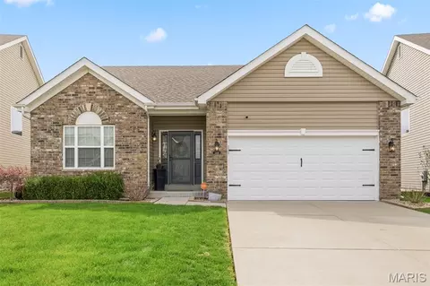 3456 Harbor Crossing Dr, Saint Charles, MO 63301