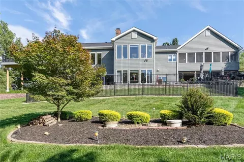 287 Larimore Valley Dr, Wildwood, MO 63005