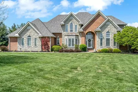 3509 Rosewood Ln, Columbia, IL 62236