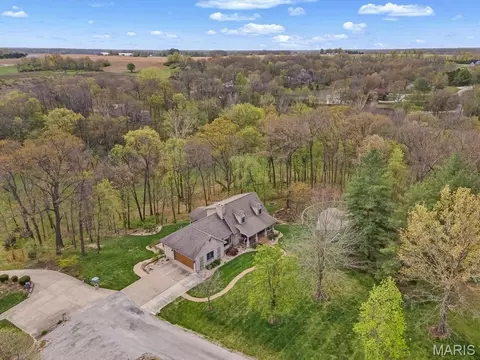 5542 Wildwood Dr, Waterloo, IL 62298