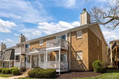 8905 Cardinal Ter, Saint Louis, MO 63144